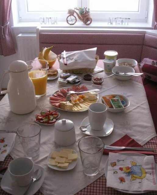 Gaestehaus Bett-i *
